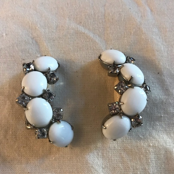 kramer Jewelry - Vintage Kramer white clip earrings